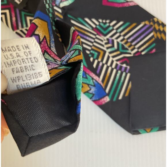 Vintage Bachrach Made in USA Tie Geometric Abstract Pattern 90s All Silk - Picture 9 of 10